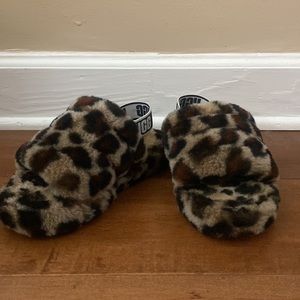 Kid UGG slippers w/ strap. Rarely worn. Size 13 little kid. Leopard print